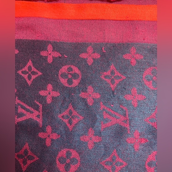 Louis Vuitton monogram shawl/scarf Authentic - Picture 11 of 11